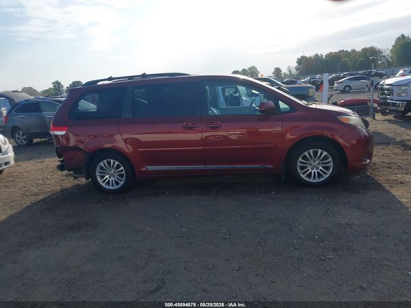 2012 TOYOTA SIENNA XLE V6 8 PASSENGER — I116