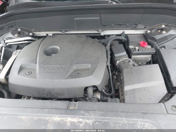 2016 VOLVO XC90 T6 MOMENTUM — I10