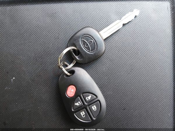 2012 TOYOTA SIENNA LE 8 PASSENGER — I11