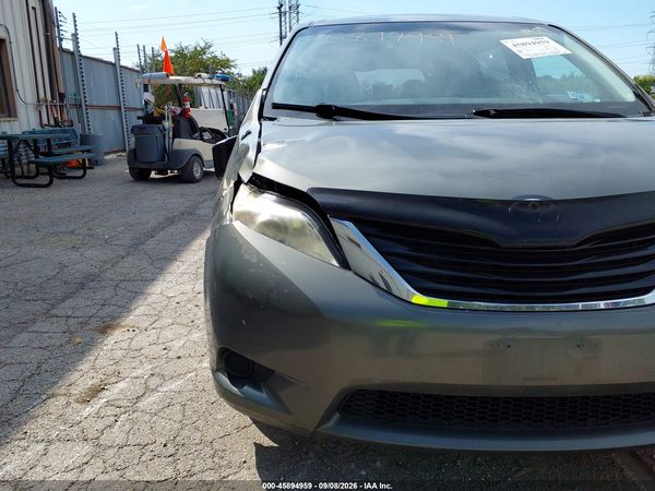 2012 TOYOTA SIENNA LE 8 PASSENGER — I153