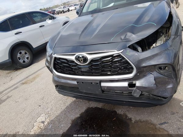 2022 TOYOTA HIGHLANDER XLE