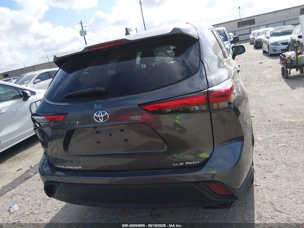 2022 TOYOTA HIGHLANDER XLE