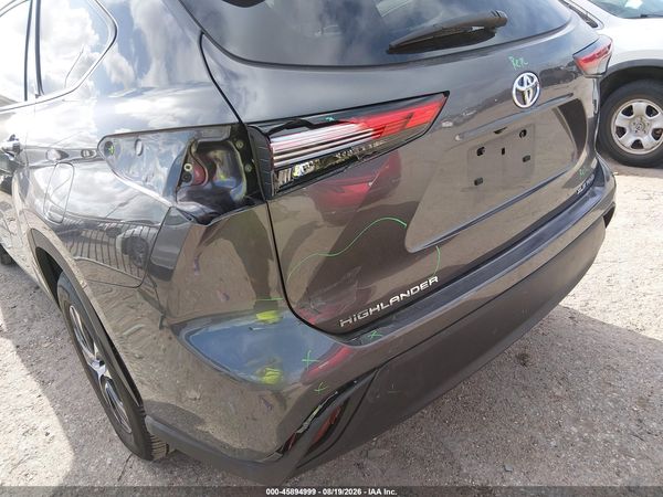 2022 TOYOTA HIGHLANDER XLE