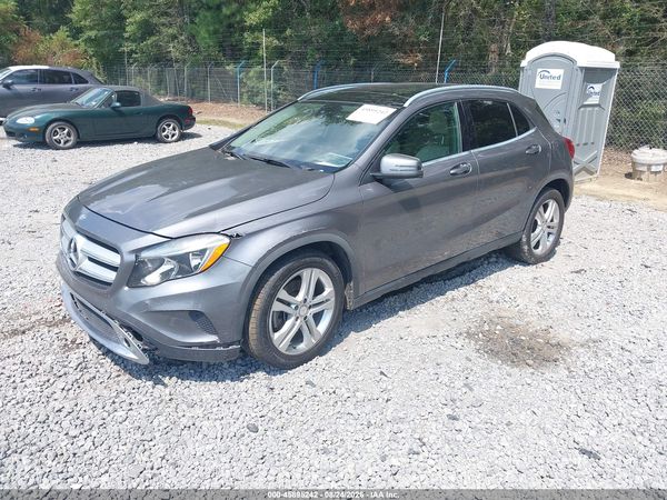 2016 MERCEDES-BENZ GLA 250 — I2