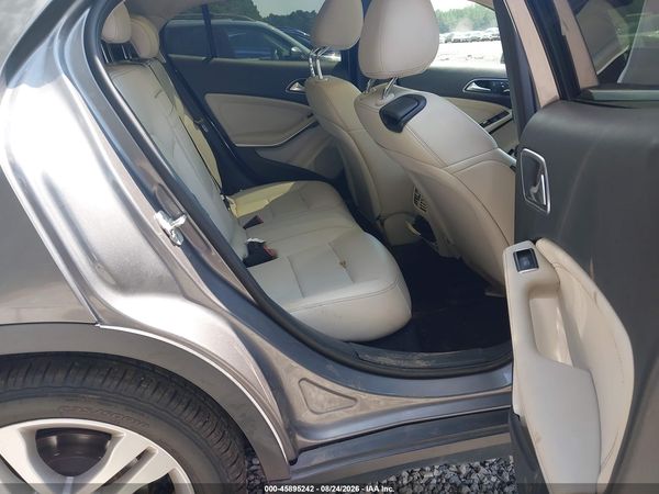 2016 MERCEDES-BENZ GLA 250 GLA250 — I8