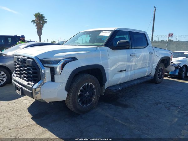 2023 TOYOTA TUNDRA SR5