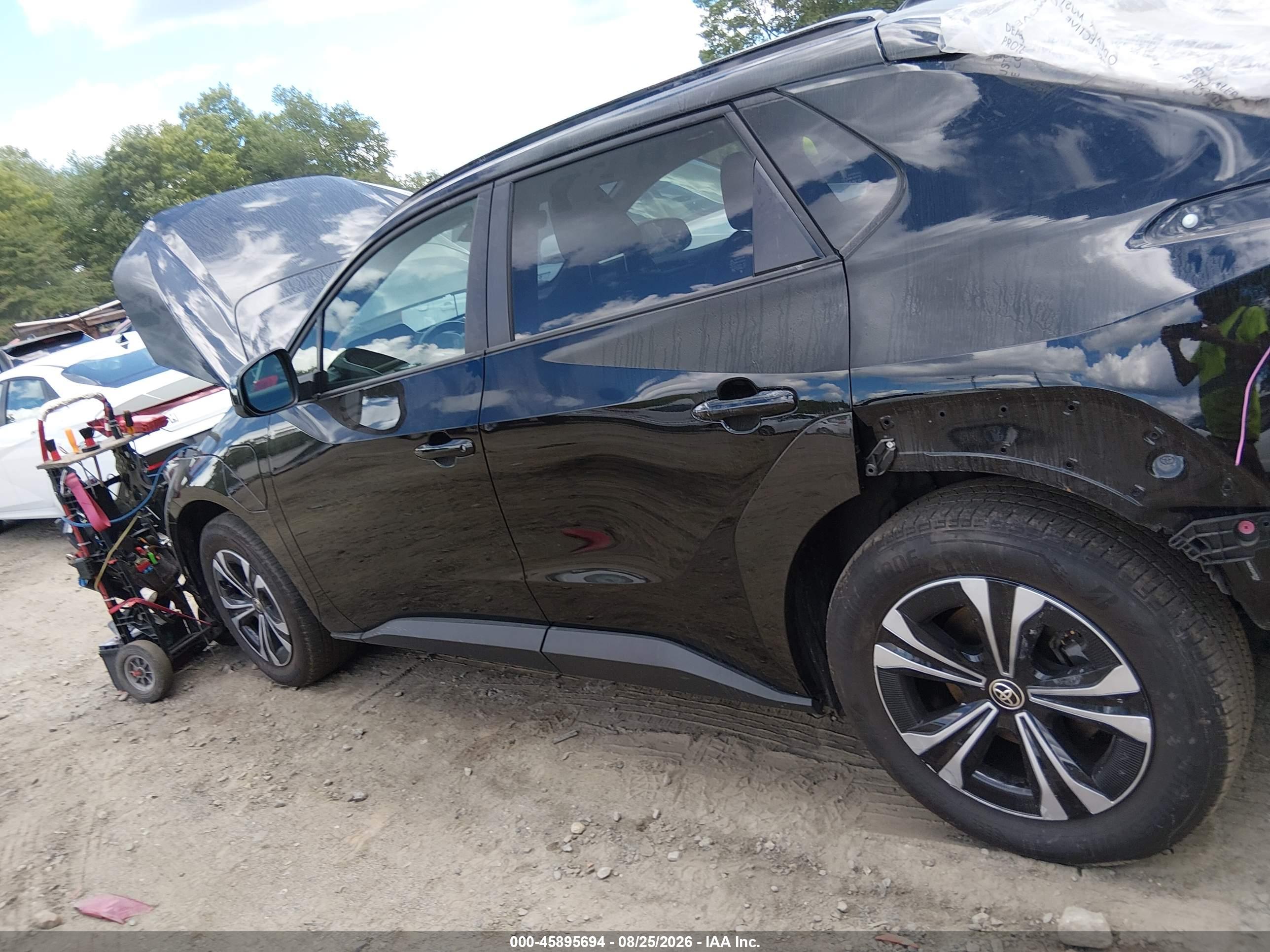 2025 TOYOTA BZ4X XLE