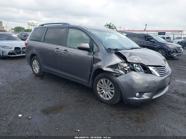 2015 TOYOTA SIENNA XLE 8 PASSENGER