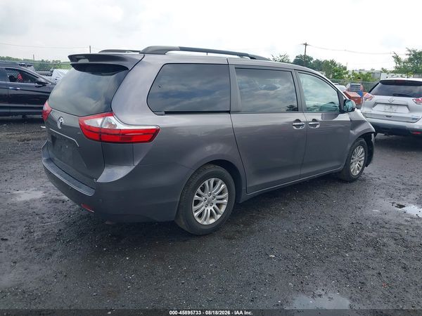 2015 TOYOTA SIENNA XLE 8 PASSENGER