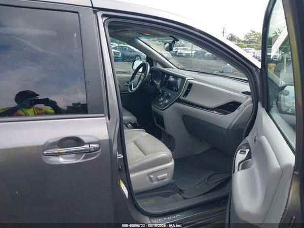 2015 TOYOTA SIENNA XLE 8 PASSENGER