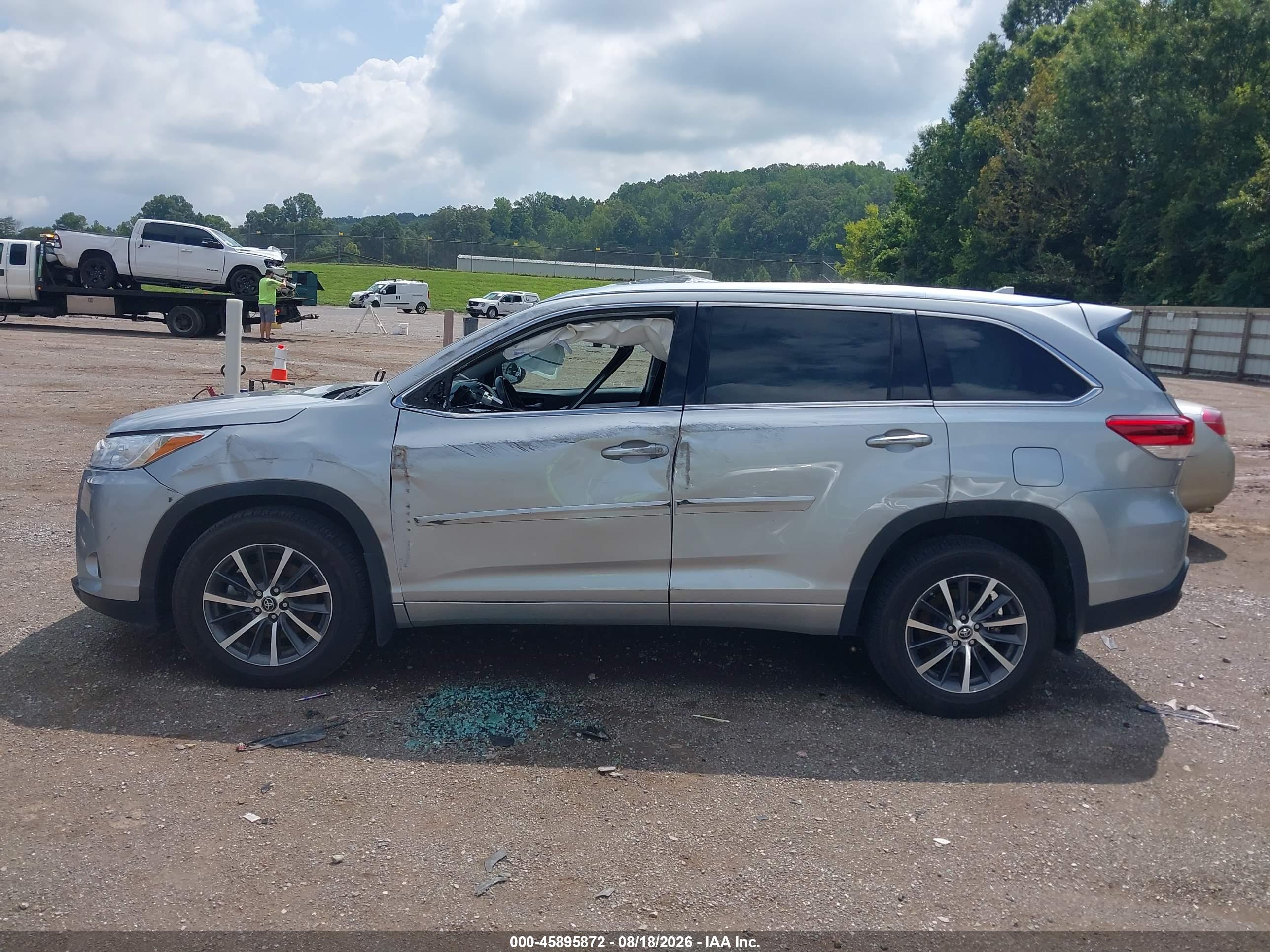 2018 TOYOTA HIGHLANDER XLE
