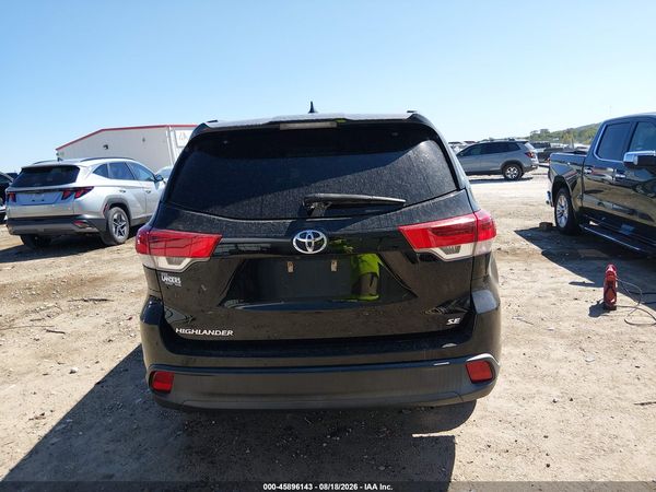 2018 TOYOTA HIGHLANDER SE
