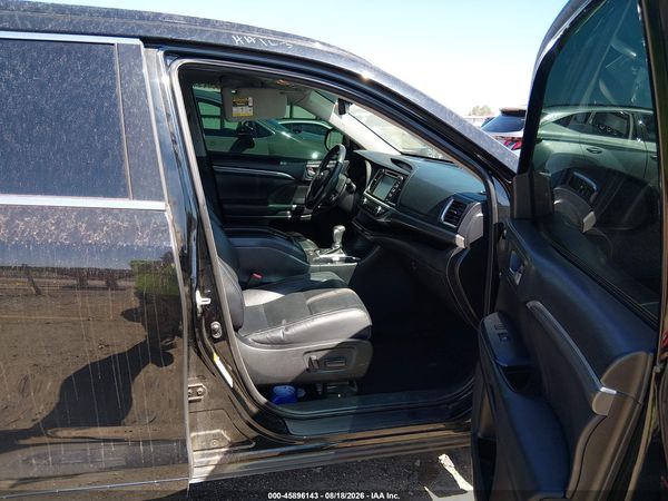 2018 TOYOTA HIGHLANDER SE