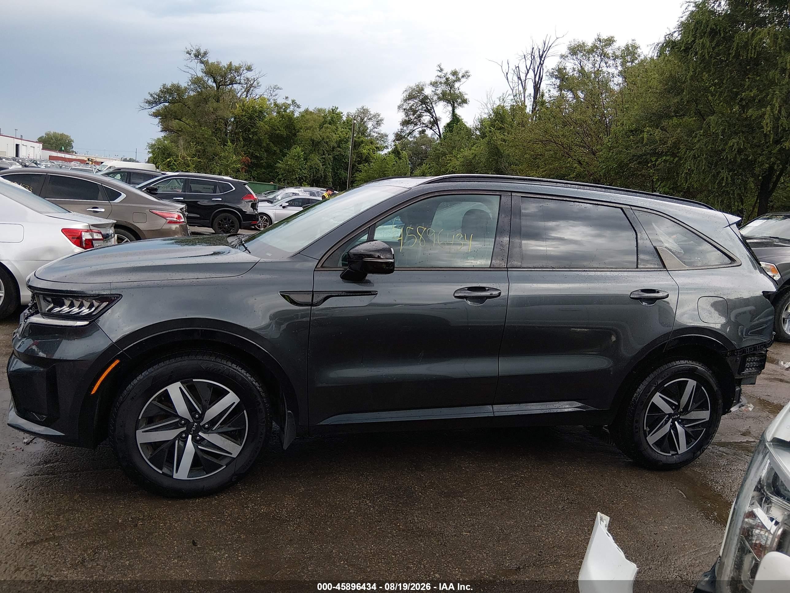 2022 KIA SORENTO S