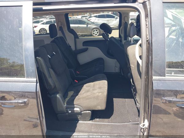 2016 DODGE GRAND CARAVAN SE — I8