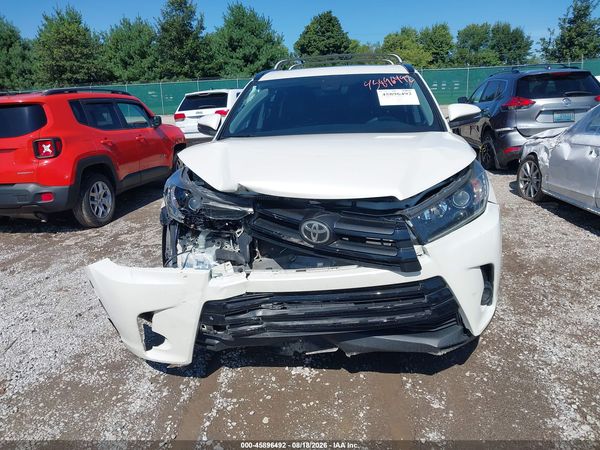 2019 TOYOTA HIGHLANDER SE