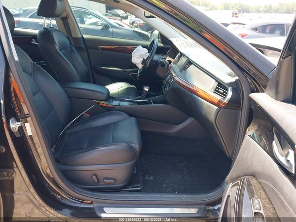 2017 KIA CADENZA PREMIUM
