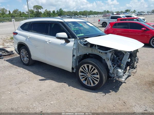 2023 TOYOTA HIGHLANDER HYBRID PLATINUM
