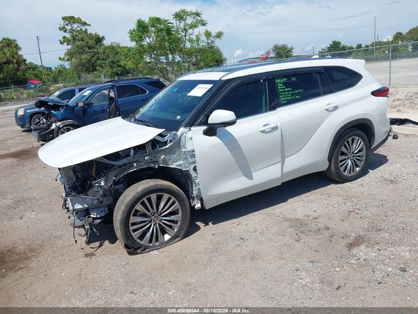 2023 TOYOTA HIGHLANDER HYBRID PLATINUM