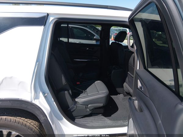 2025 CHEVROLET TRAVERSE AWD LT — I8
