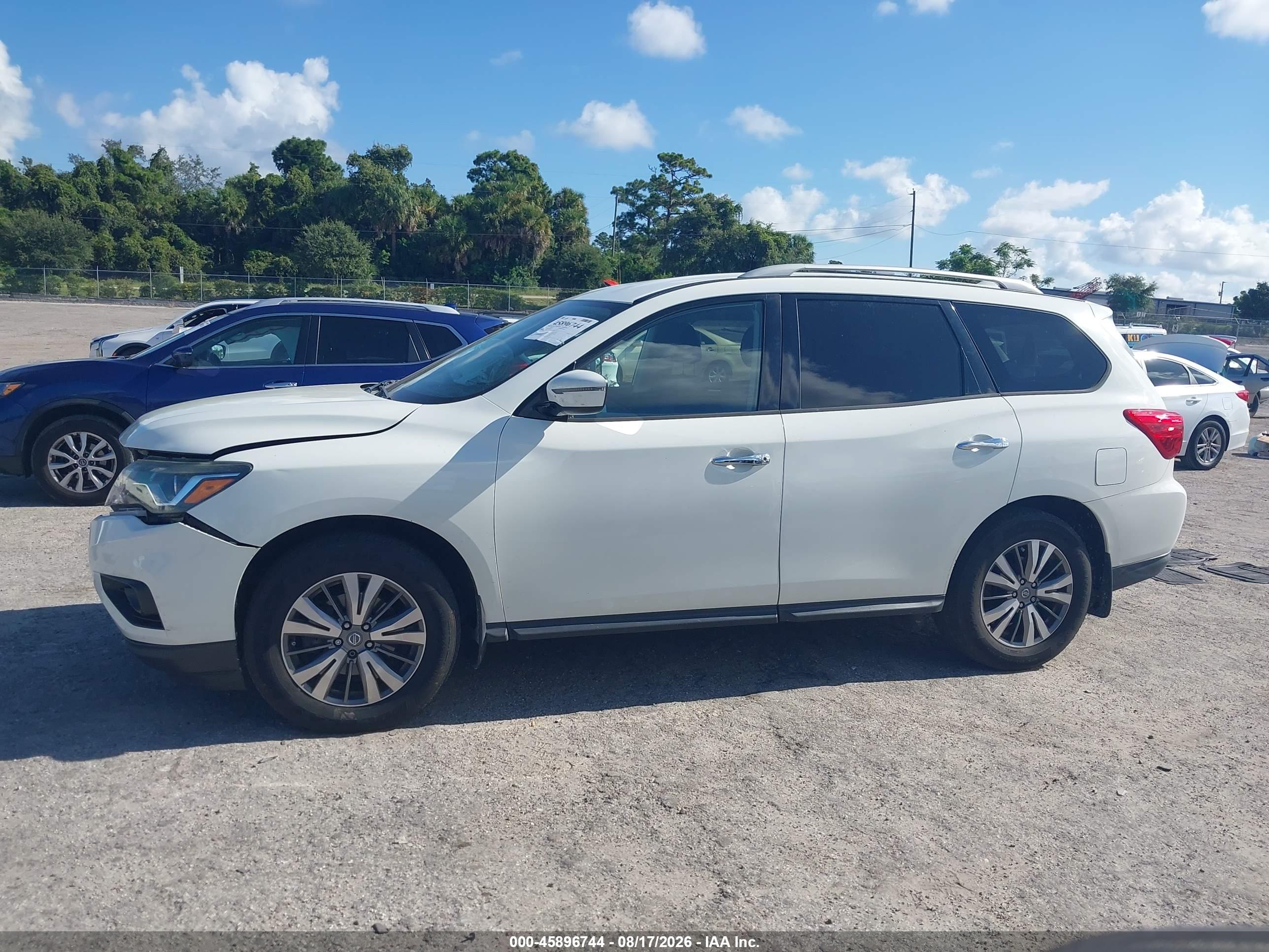 2019 NISSAN PATHFINDER SV