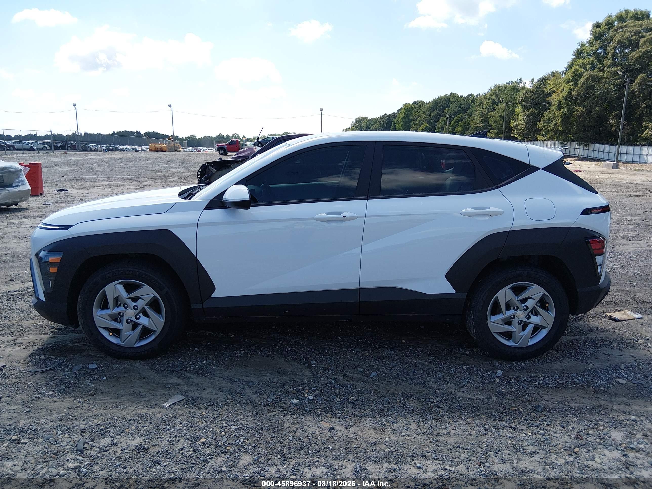 2025 HYUNDAI KONA SE