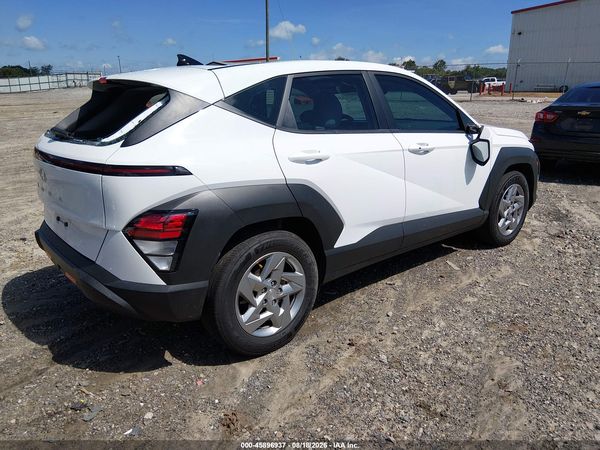 2025 HYUNDAI KONA SE