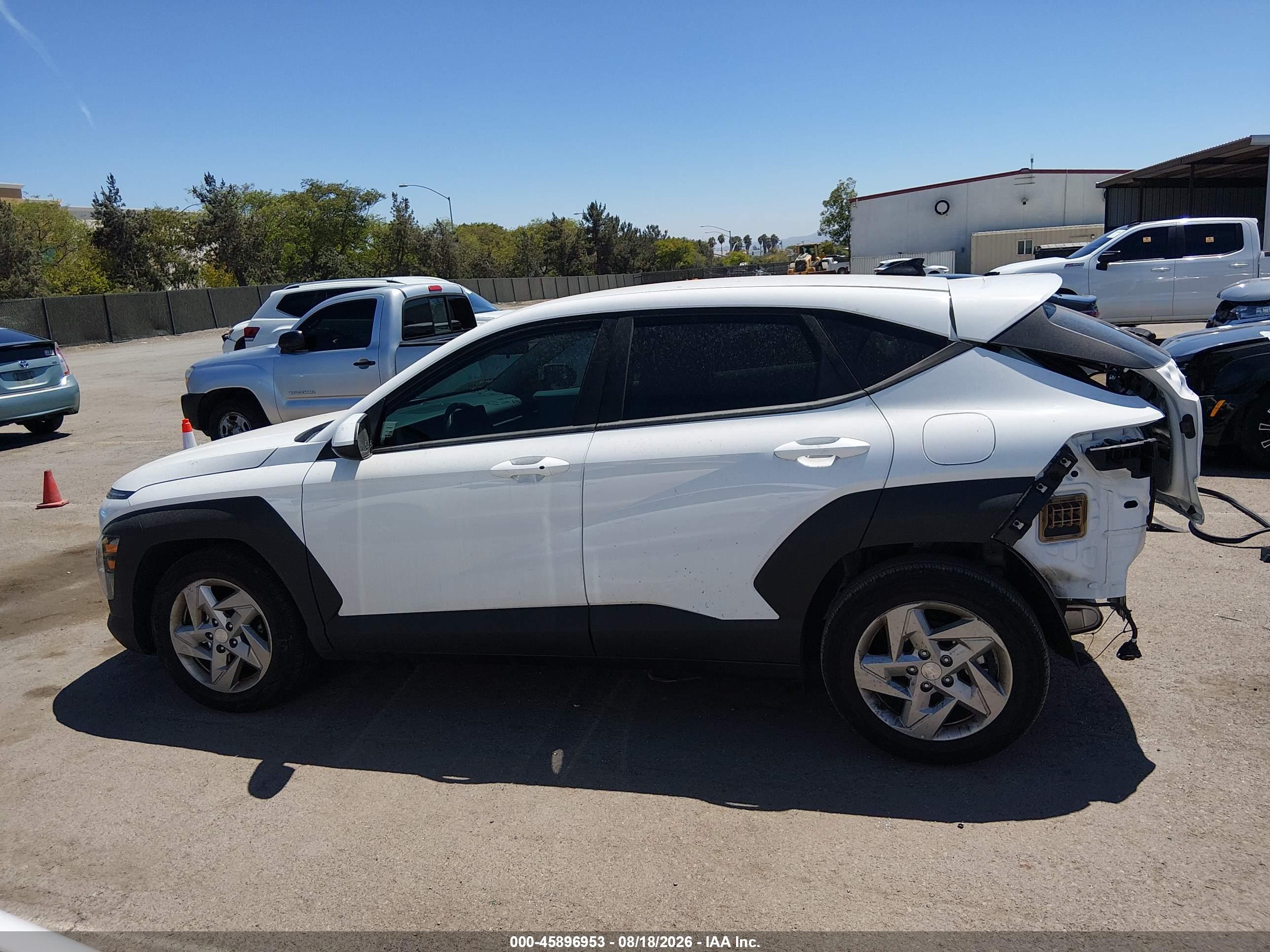 2025 HYUNDAI KONA SE
