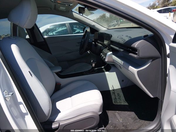 2025 HYUNDAI KONA SE