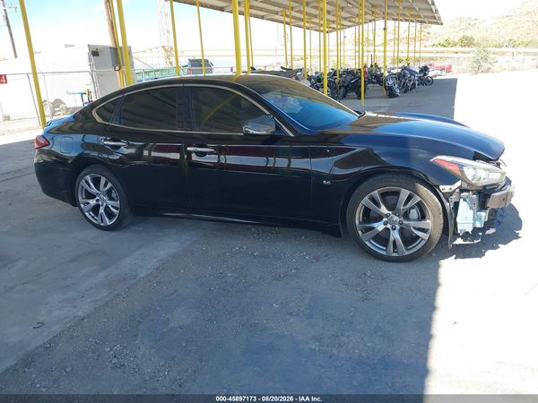 2016 INFINITI Q70 5.6