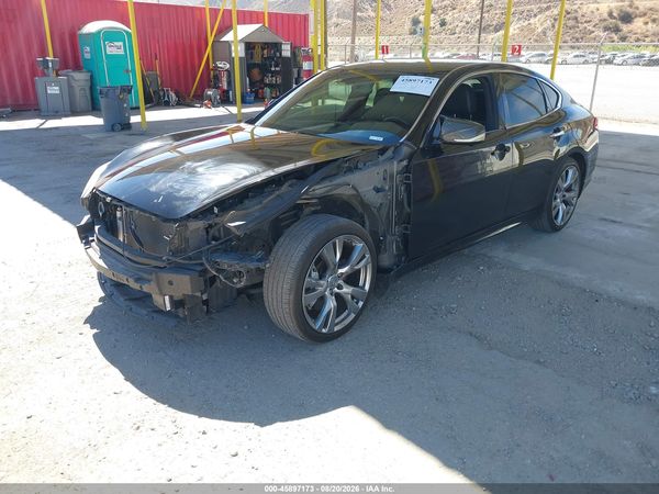 2016 INFINITI Q70 5.6