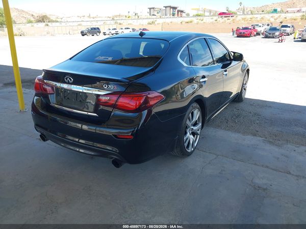 2016 INFINITI Q70 5.6
