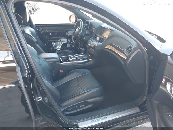 2016 INFINITI Q70 5.6