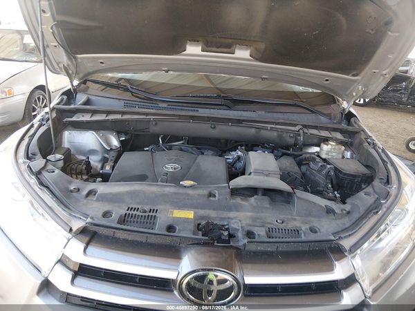 2017 TOYOTA HIGHLANDER LE PLUS