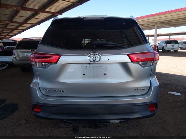 2017 TOYOTA HIGHLANDER LE PLUS