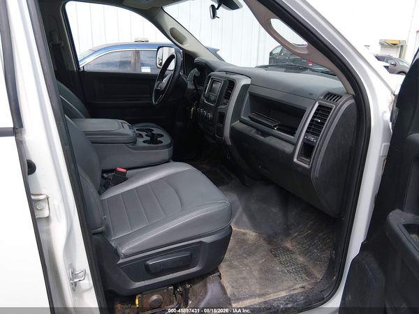 2017 RAM 3500 TRADESMAN  4X4 8' BOX