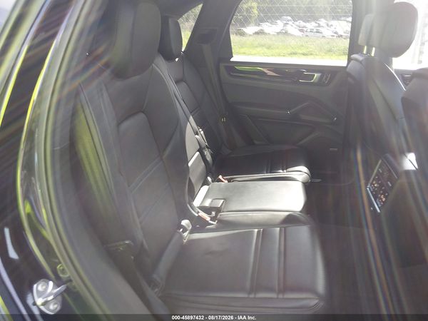 2019 PORSCHE CAYENNE S