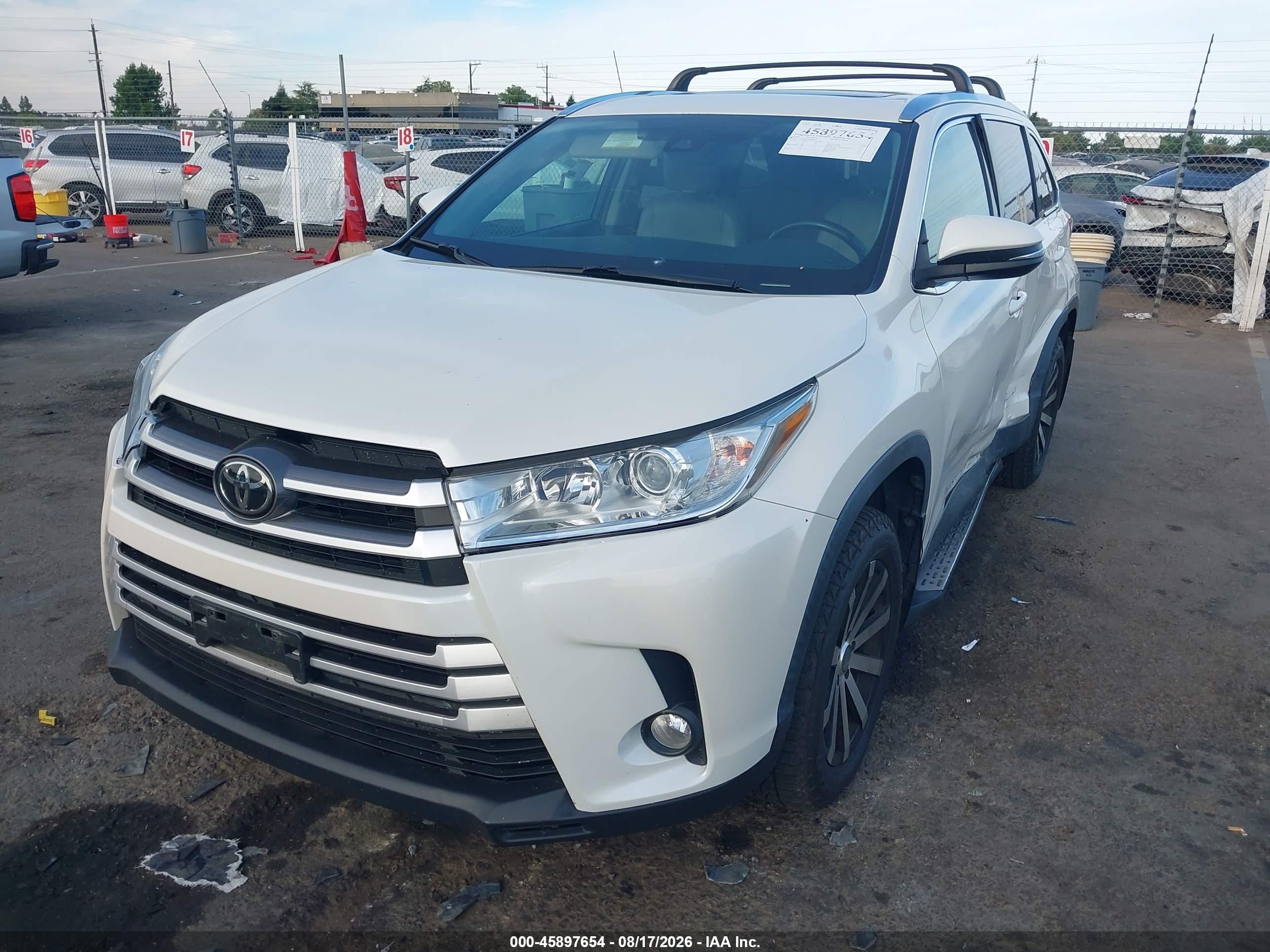 2019 TOYOTA HIGHLANDER XLE — I2