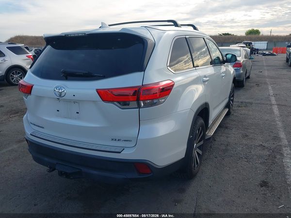 2019 TOYOTA HIGHLANDER XLE — I4