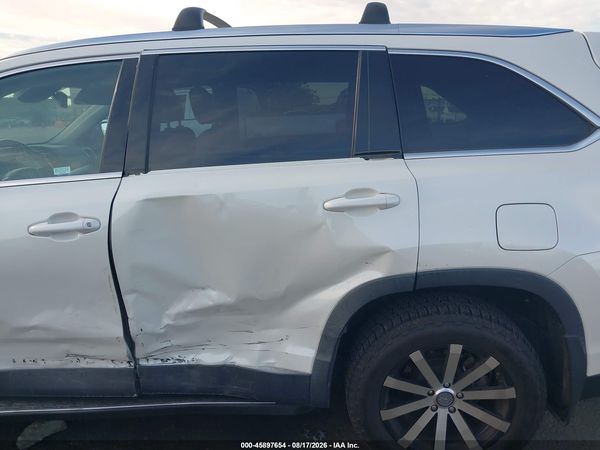 2019 TOYOTA HIGHLANDER XLE — I6