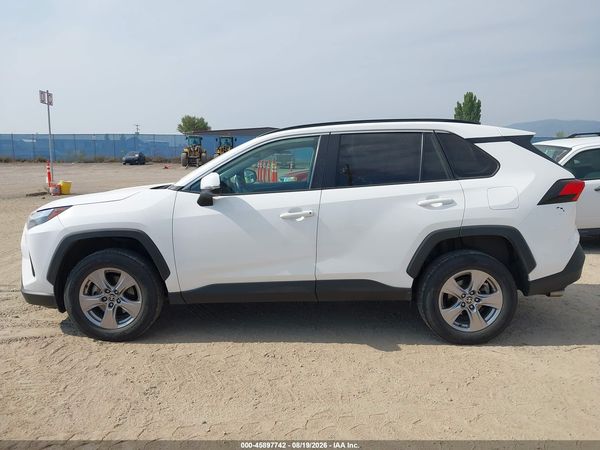 2022 TOYOTA RAV4 XLE
