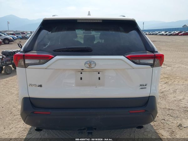 2022 TOYOTA RAV4 XLE