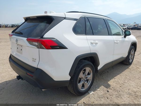 2022 TOYOTA RAV4 XLE