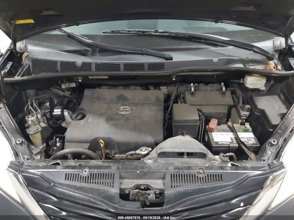 2012 TOYOTA SIENNA LE V6 8 PASSENGER