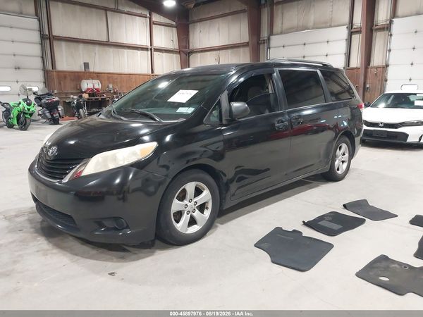 2012 TOYOTA SIENNA LE V6 8 PASSENGER
