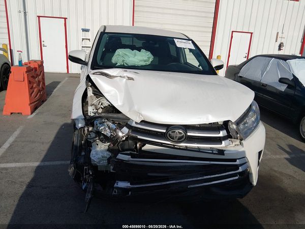 2019 TOYOTA HIGHLANDER LE