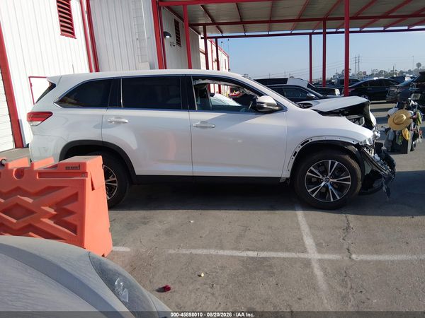 2019 TOYOTA HIGHLANDER LE