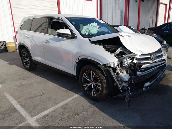 2019 TOYOTA HIGHLANDER LE