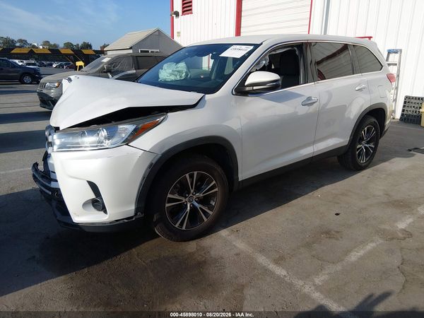 2019 TOYOTA HIGHLANDER LE