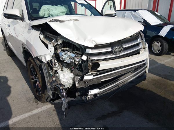 2019 TOYOTA HIGHLANDER LE